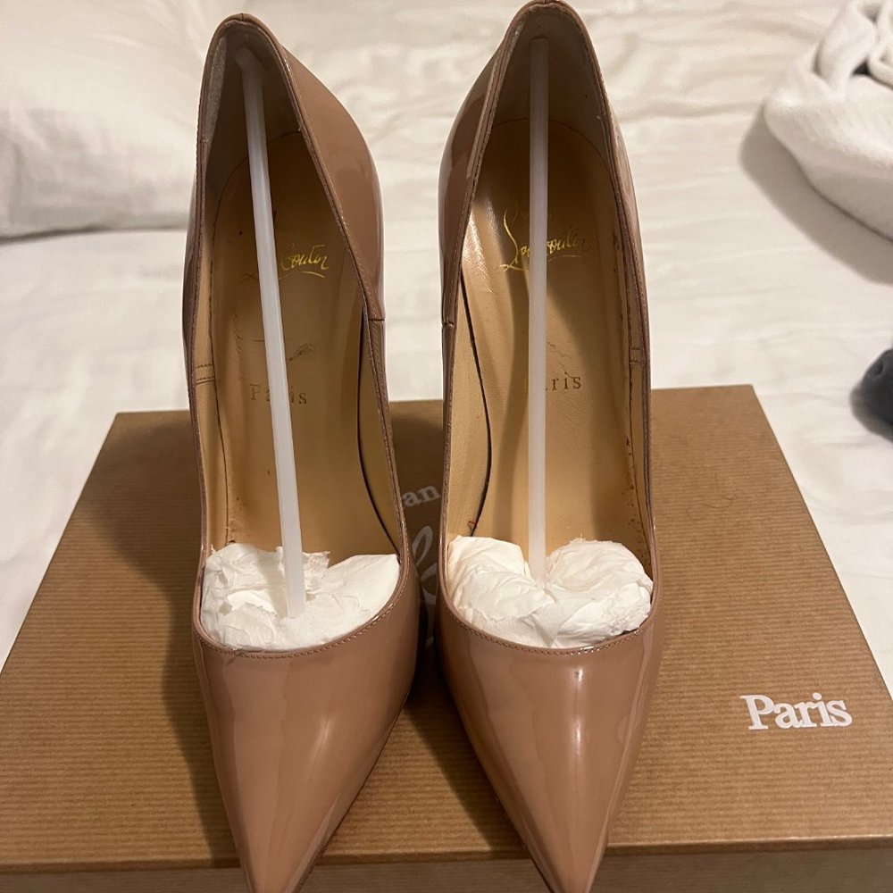 Christian Louboutin So Kate Patent Pointed-Toe Heels - Size 38.5 - Picture 5 of 7